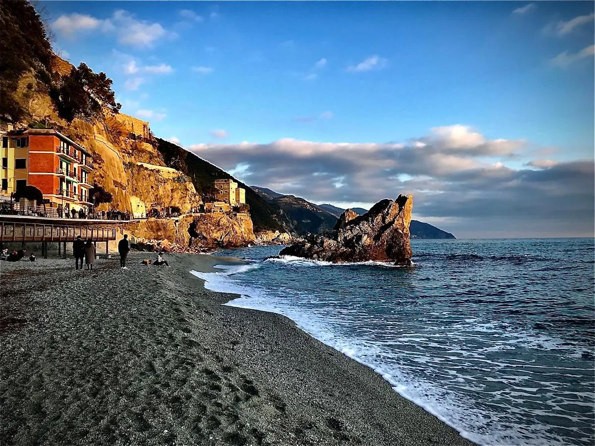 Apartment Ca Lea Beach House Monterosso al Mare Italien